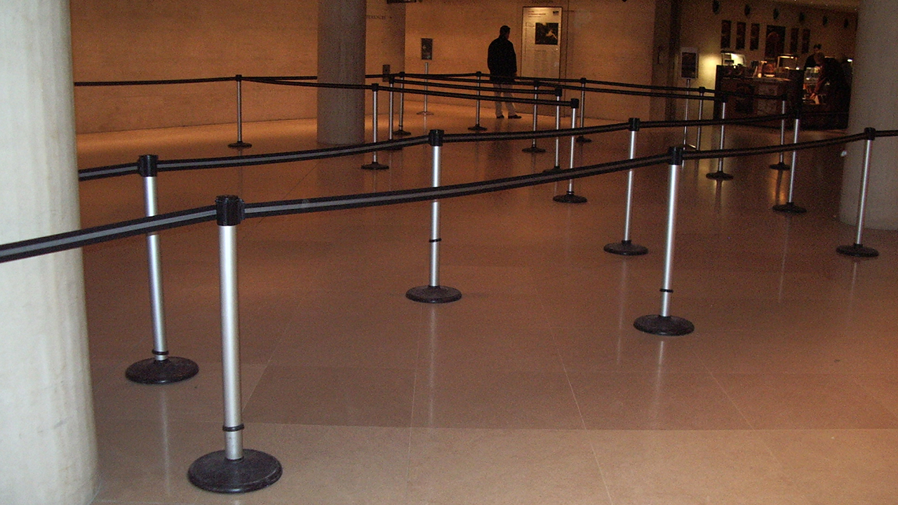 poteaux de guidage et enrouleurs à sangle